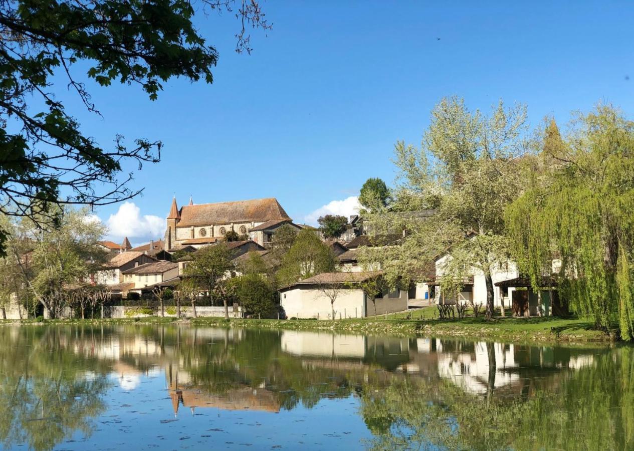 En Bord De Riviere Panzió Casseneuil Kültér fotó