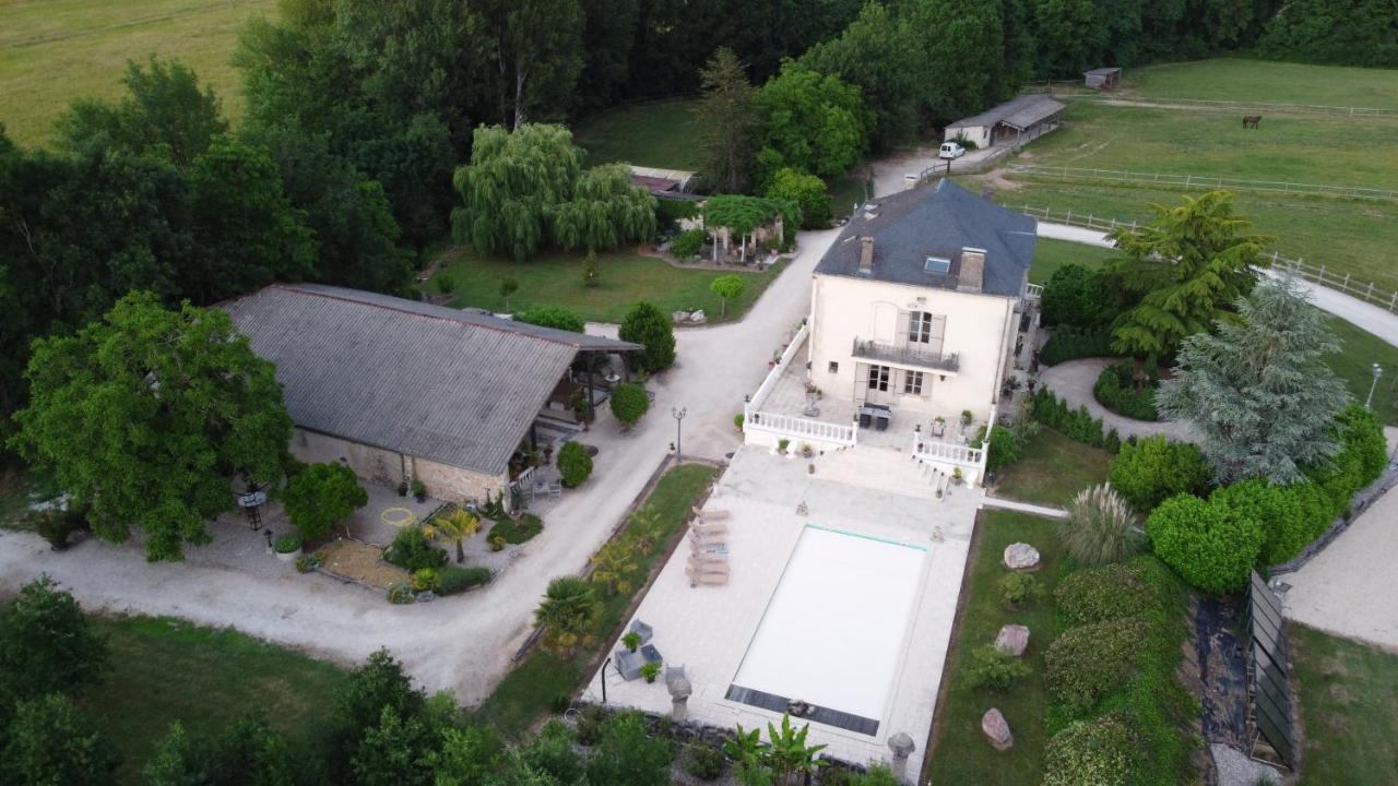 En Bord De Riviere Panzió Casseneuil Kültér fotó
