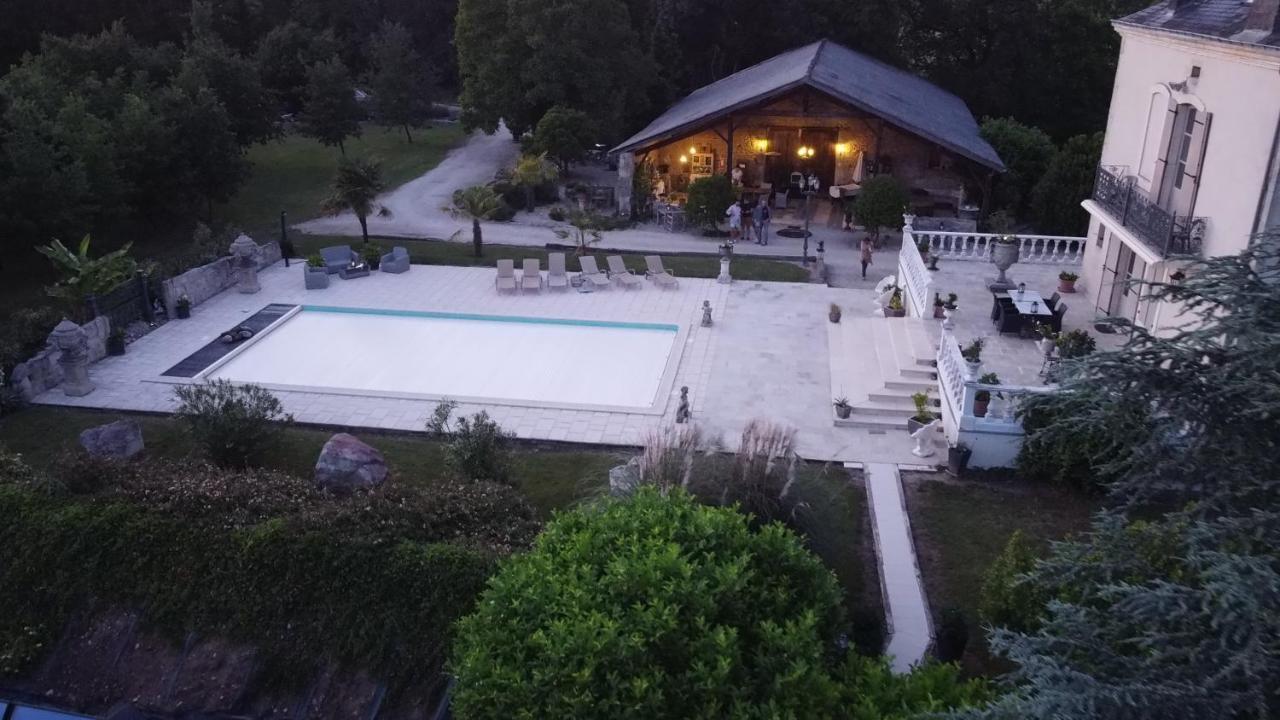 En Bord De Riviere Panzió Casseneuil Kültér fotó